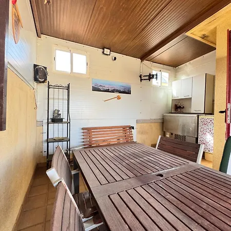بيت للعطل Airport Terrace Duplex *