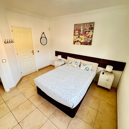 Airport Terrace Duplex بيت للعطل سان إيسيذرو