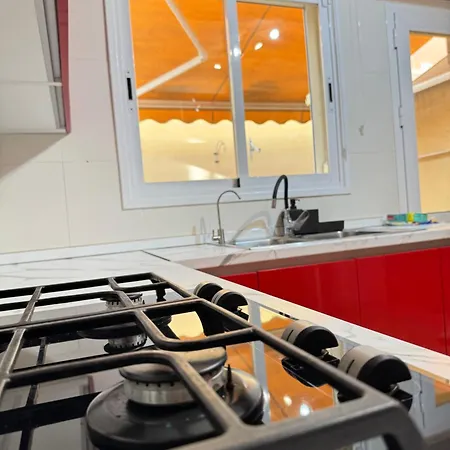 Airport Terrace Duplex * سان إيسيذرو