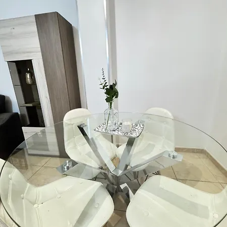 Airport Terrace Duplex بيت للعطل سان إيسيذرو