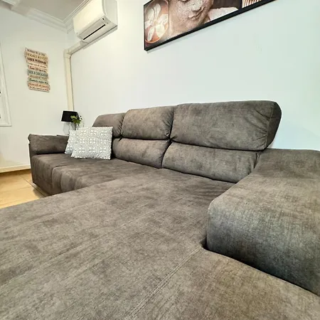 بيت للعطل Airport Terrace Duplex سان إيسيذرو