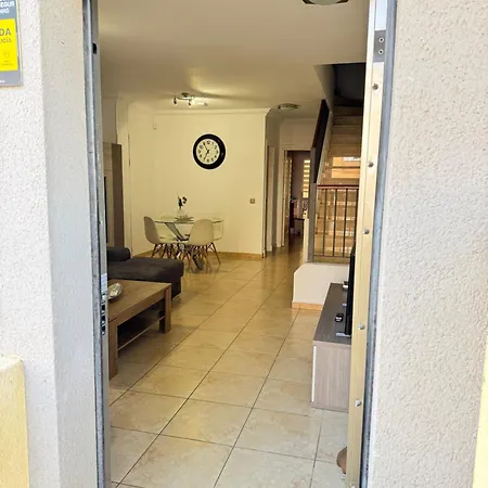 Airport Terrace Duplex סן איסידרו