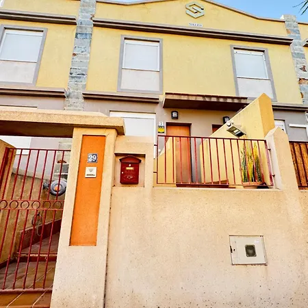 Airport Terrace Duplex * סן איסידרו