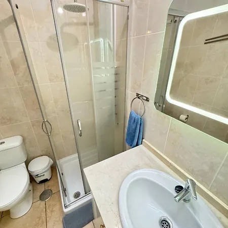 בית נופש Airport Terrace Duplex